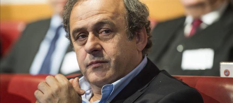 Michel Platini en una reunión de la UEFA Michel Platini en una reunión de la UEFA