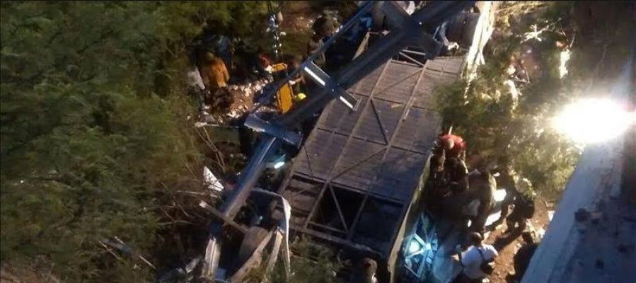 Autobús accidentado en la provincia de Salta (Argentina) Autobús accidentado en la provincia de Salta (Argentina)