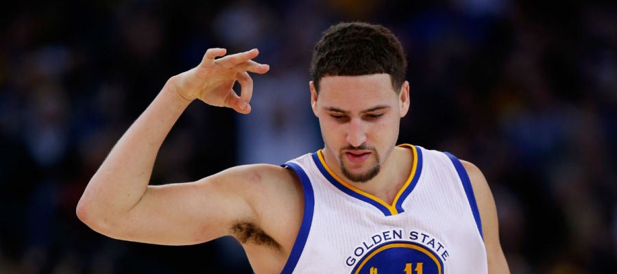 Klay Thompson celebra una canasta ante los Suns Klay Thompson celebra una canasta ante los Suns
