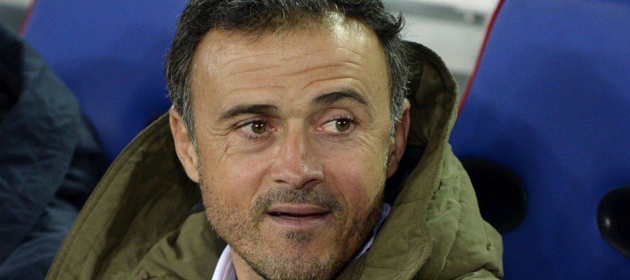Luis Enrique, en el banquillo del estadio de Yokohama Luis Enrique, en el banquillo del estadio de Yokohama