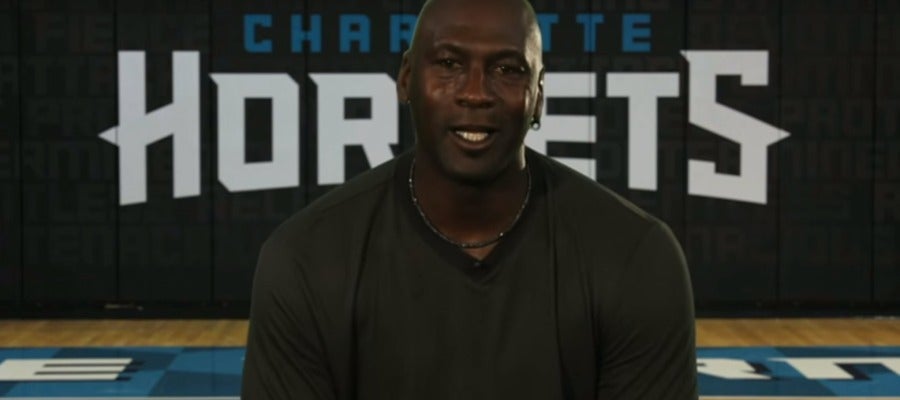 Michael Jordan, durante un vídeo de los Hornets Michael Jordan, durante un vídeo de los Hornets