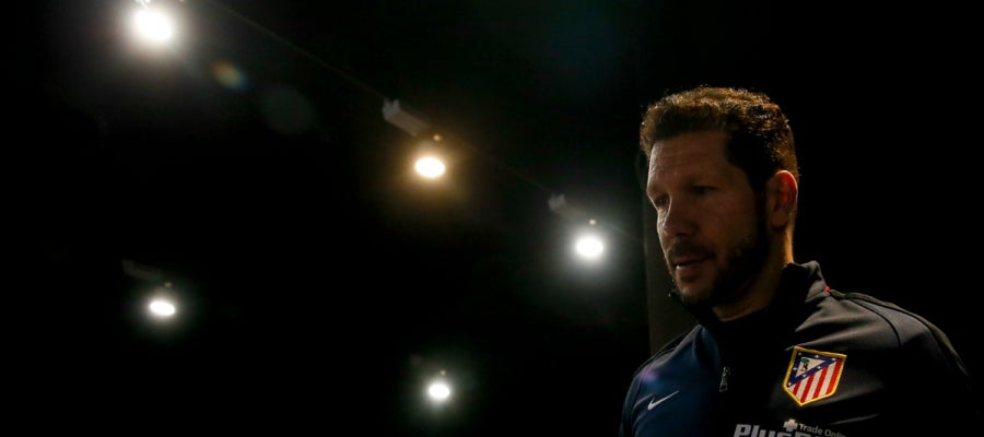Simeone, entrando en la sala de prensa Simeone, entrando en la sala de prensa