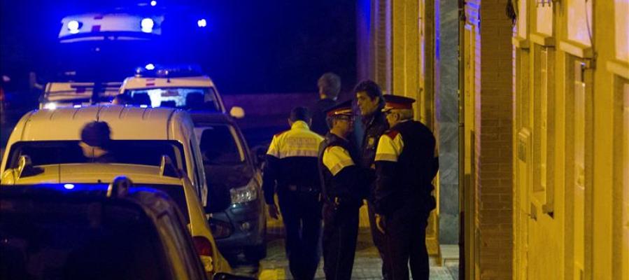 Agentes de los Mossos de Escuadra en el lugar de los hechos Agentes de los Mossos de Escuadra en el lugar de los hechos