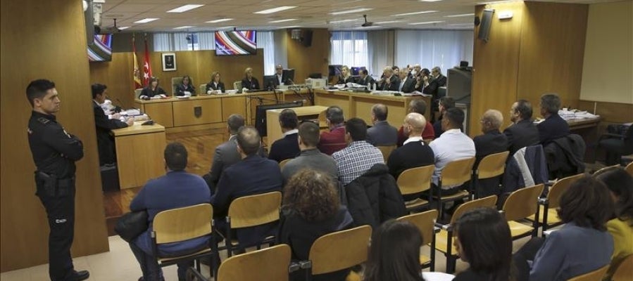Los quince procesados por la tragedia del Madrid Arena, con el empresario Miguel Ángel Flores a la cabeza Los quince procesados por la tragedia del Madrid Arena, con el empresario Miguel Ángel Flores a la cabeza