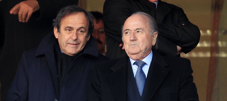 Michel Platini junto a Joseph Blatter Michel Platini junto a Joseph Blatter