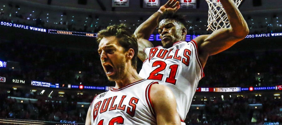 Pau Gasol celebra el tapón puesto sobre LeBron James Pau Gasol celebra el tapón puesto sobre LeBron James