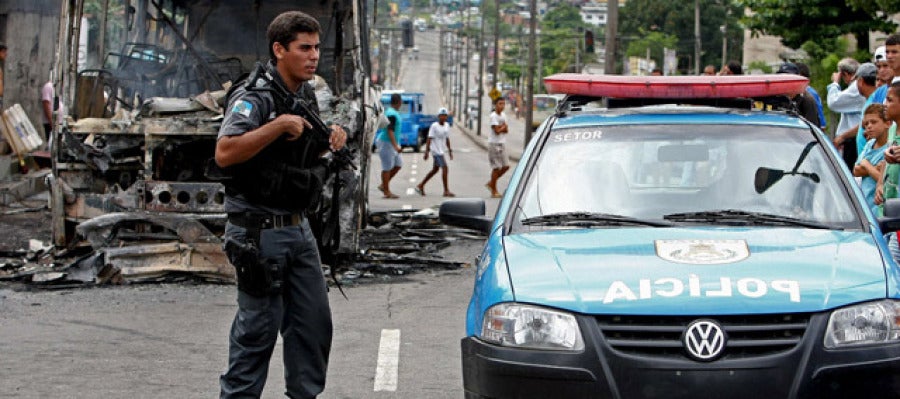 Un agente de policía brasileño Un agente de policía brasileño