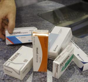 Medicamentos en una farmacia Medicamentos en una farmacia