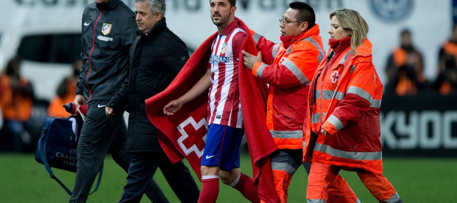 David Villa se retira del campo por lesión David Villa se retira del campo por lesión