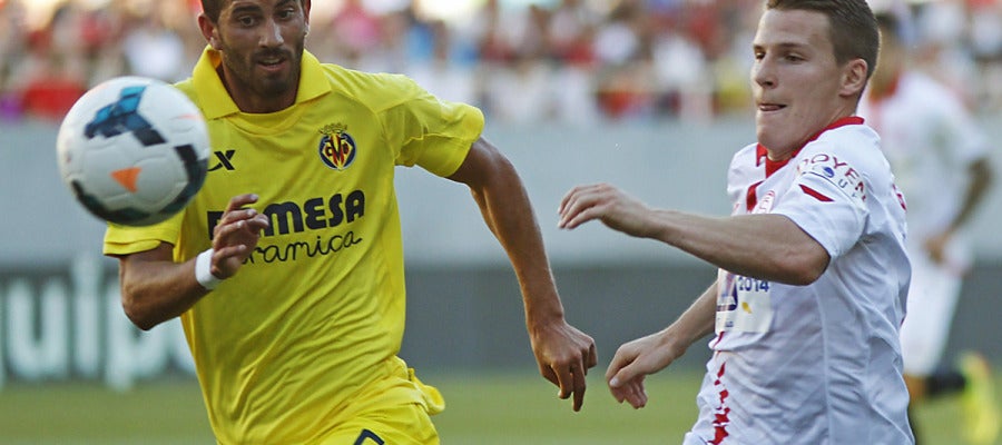 Gameiro, ante Musacchio Gameiro, ante Musacchio