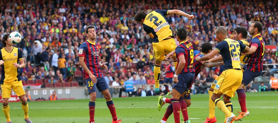 Godín remate de cabeza en el 1-1 Godín remate de cabeza en el 1-1