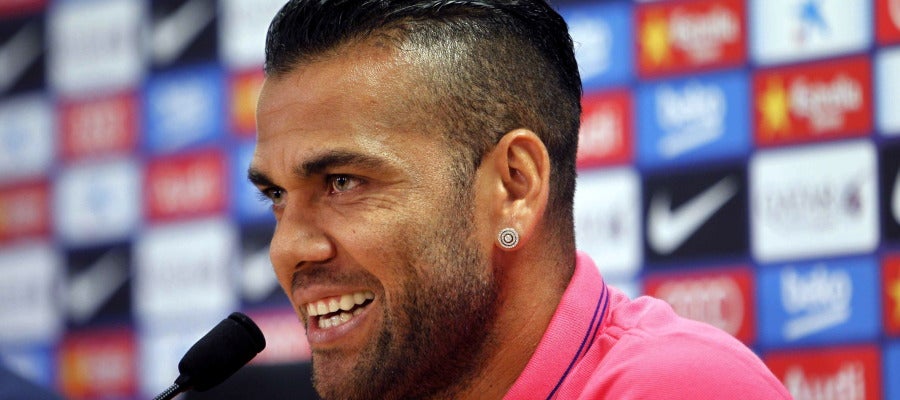 Dani Alves en sala de prensa Dani Alves en sala de prensa