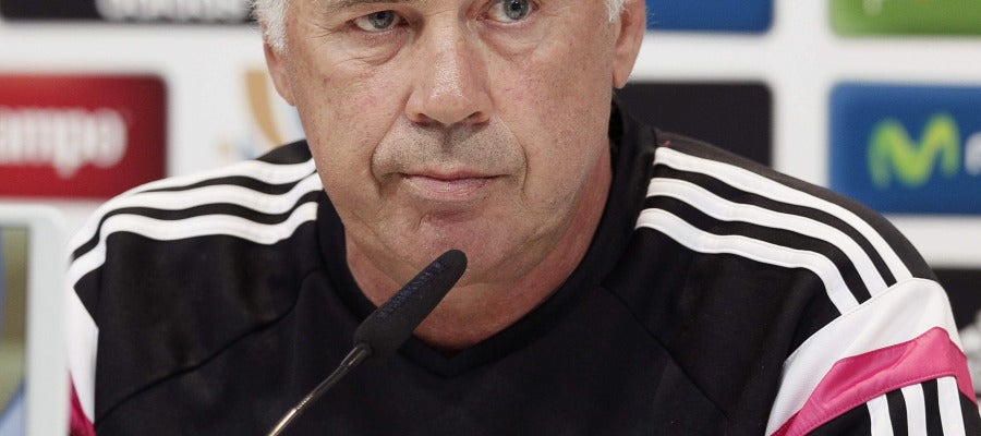 Carlo Ancelotti en sala de prensa Carlo Ancelotti en sala de prensa