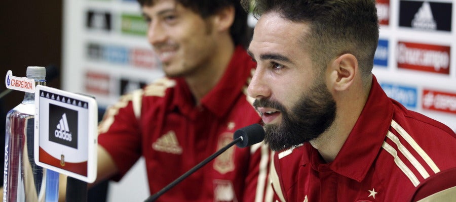 Dani Carvajal y David Silva durante una rueda de prensa Dani Carvajal y David Silva durante una rueda de prensa