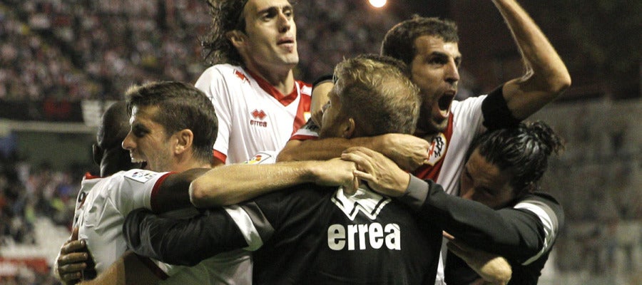 Baptistao celebra el gol de la victoria ante el Athletic Baptistao celebra el gol de la victoria ante el Athletic
