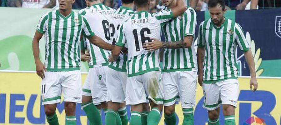 Los jugadores del Betis celebran un gol Los jugadores del Betis celebran un gol