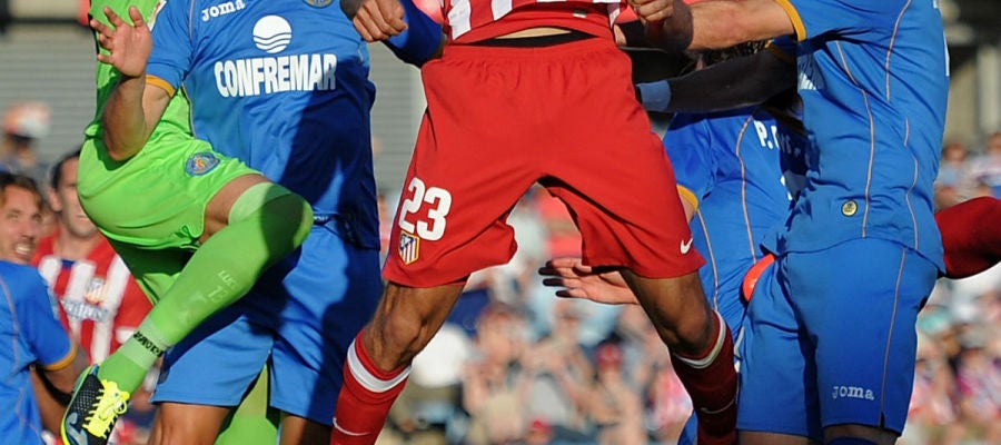 Miranda remata de cabeza frente al Getafe Miranda remata de cabeza frente al Getafe