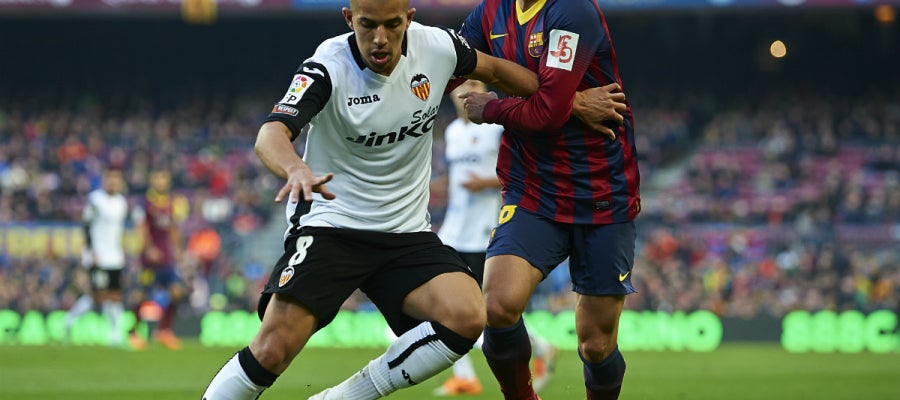 Feghouli lucha con Alba por la pelota Feghouli lucha con Alba por la pelota
