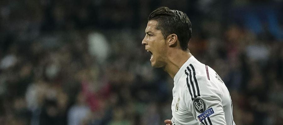 Cristiano Ronaldo celebra su primer gol Cristiano Ronaldo celebra su primer gol