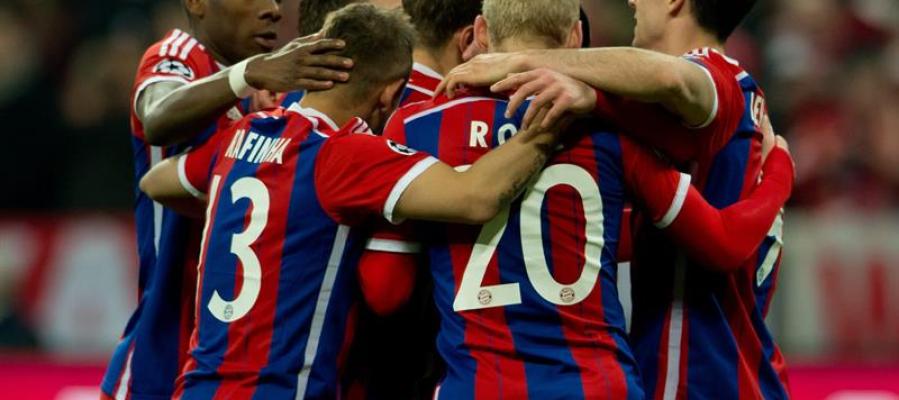 El Bayern Munich celebra un gol de Mueller El Bayern Munich celebra un gol de Mueller