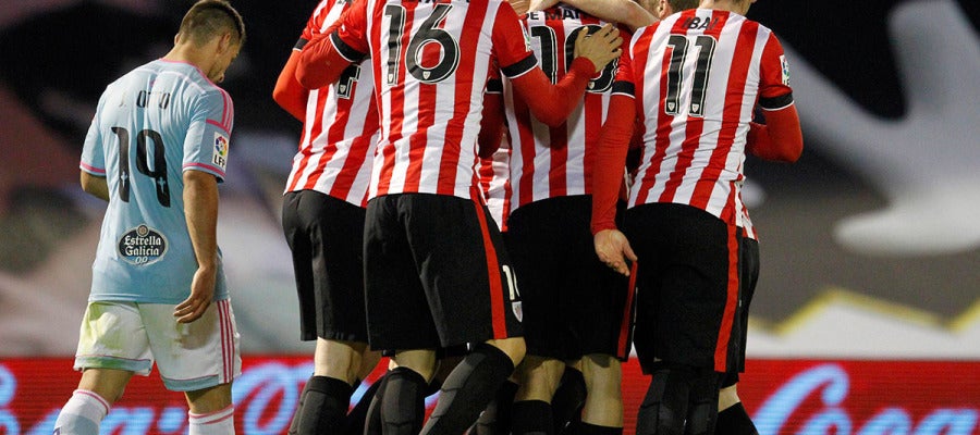 Los jugadores del Athletic celebran un gol en Balaídos Los jugadores del Athletic celebran un gol en Balaídos