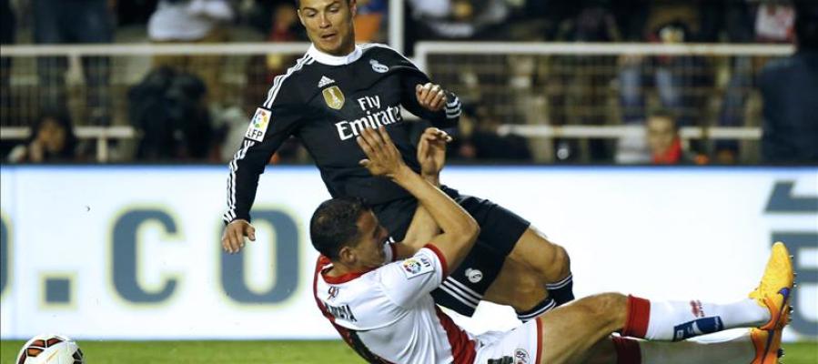 CR7 vio amarilla en esta acción con Amaya CR7 vio amarilla en esta acción con Amaya