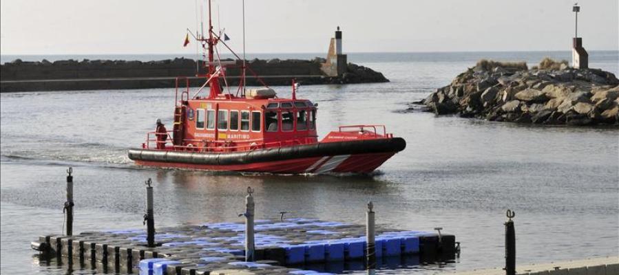 En la imagen, una embarcación de Salvamento Marítimo en Girona En la imagen, una embarcación de Salvamento Marítimo en Girona