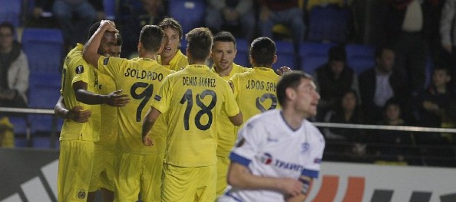 Los jugadores del Villarreal celebran el gol de Bakambu Los jugadores del Villarreal celebran el gol de Bakambu