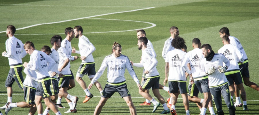 Los jugadores del Real Madrid, durante el entrenamiento Los jugadores del Real Madrid, durante el entrenamiento