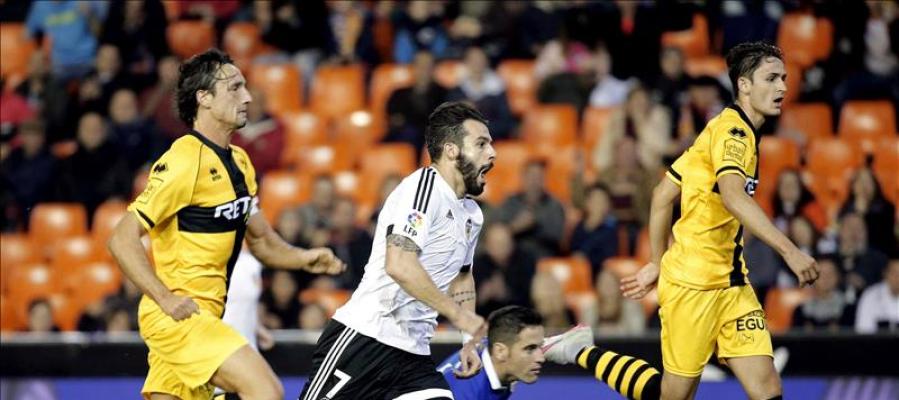 Negredo volvió a jugar y se reencontró con el gol en Mestalla Negredo volvió a jugar y se reencontró con el gol en Mestalla