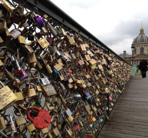 Imagen del puente de los candados en París Imagen del puente de los candados en París
