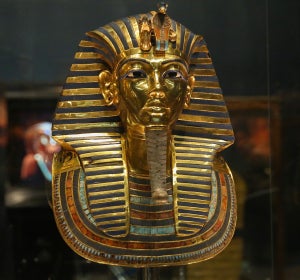 Máscara de oro de Tutankamón en el Museo de El Cairo Máscara de oro de Tutankamón en el Museo de El Cairo