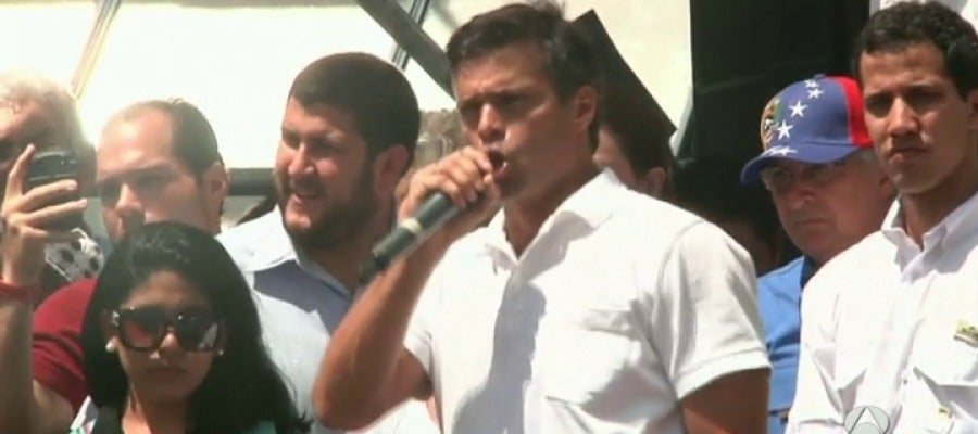 Frame 70.85489 de: Leopoldo López se ratifica como inocente y no se permite acceso a Ruiz-Gallardon a la audiencia de apelación Frame 70.85489 de: Leopoldo López se ratifica como inocente y no se permite acceso a Ruiz-Gallardon a la audiencia de apelación