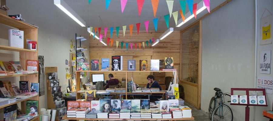 Las librerías se reinventan y la venta de libros aumenta. Las librerías se reinventan y la venta de libros aumenta.