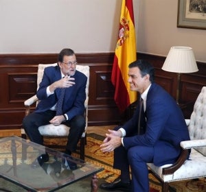 Mariano Rajoy y Pedro Sánchez durante su reunión Mariano Rajoy y Pedro Sánchez durante su reunión