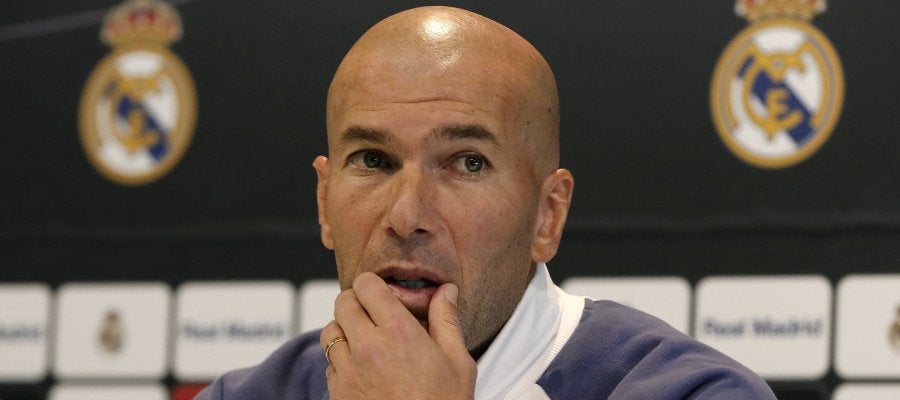 Zidane confía en Clos Gómez para el Clásico: "Lo hará lo mejor posible para que el partido se juegue bien y nada más" Zidane confía en Clos Gómez para el Clásico: "Lo hará lo mejor posible para que el partido se juegue bien y nada más"