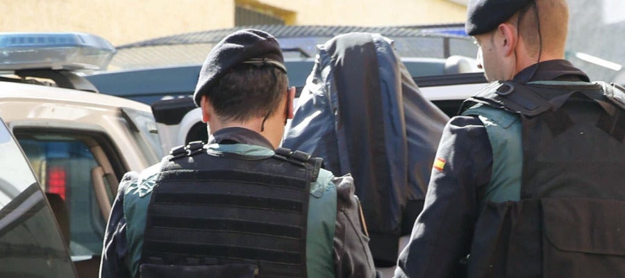 Imagen de archivo de una detención por parte de la Guardia Civil Imagen de archivo de una detención por parte de la Guardia Civil