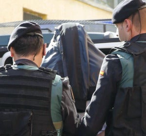 Imagen de archivo de una detención por parte de la Guardia Civil Imagen de archivo de una detención por parte de la Guardia Civil