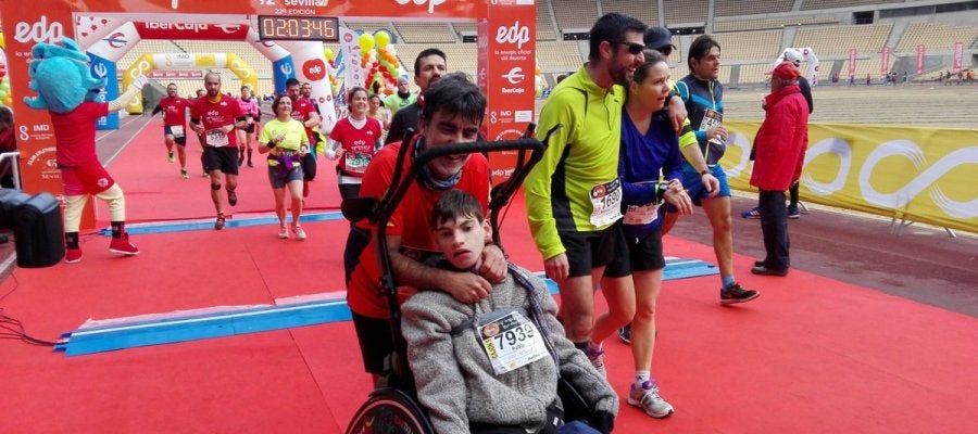 José Manuel Roas y su hijo en una maratón José Manuel Roas y su hijo en una maratón