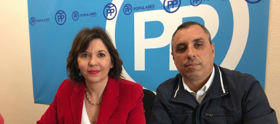 Mercedes Alonso y Vicente Granero en el Grupo Municipal del PP. Mercedes Alonso y Vicente Granero en el Grupo Municipal del PP.
