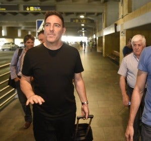 Eduardo Berizzo llega a Sevilla para incorporarse a el Nervión. Eduardo Berizzo llega a Sevilla para incorporarse a el Nervión.