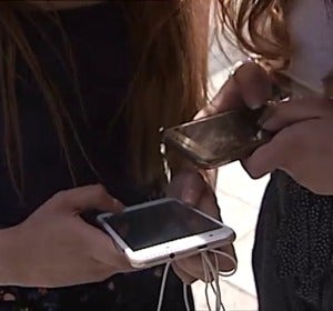 Un niño fue castigado tres días sin móvil y cuando lo encendió tenía 14.000 WhatsApp Un niño fue castigado tres días sin móvil y cuando lo encendió tenía 14.000 WhatsApp