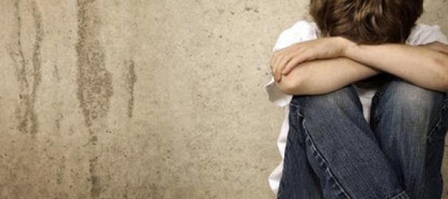 Imagen de un niño víctima de maltrato Imagen de un niño víctima de maltrato