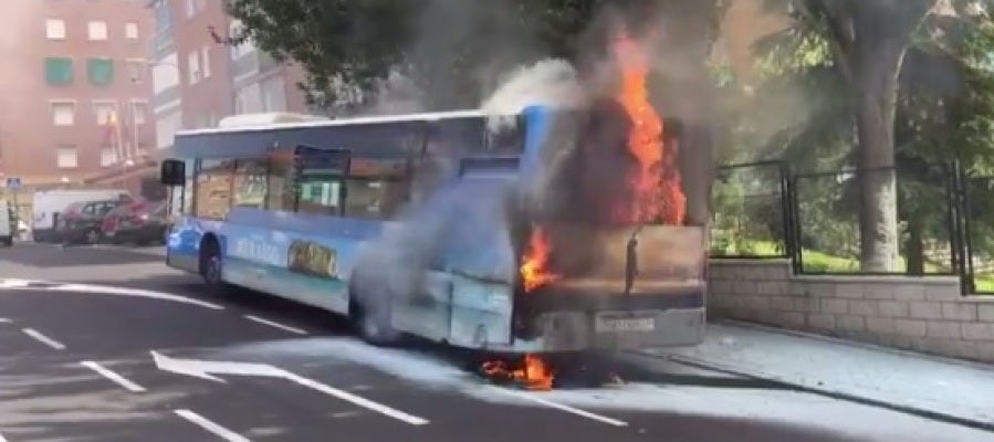 Arde un aotubús de la EMT en Madrid sin causar heridos Arde un aotubús de la EMT en Madrid sin causar heridos