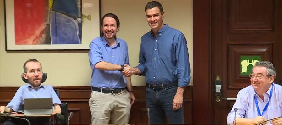 PSOE y Podemos se reúnen para concretar y orientar su colaboración parlamentaria PSOE y Podemos se reúnen para concretar y orientar su colaboración parlamentaria