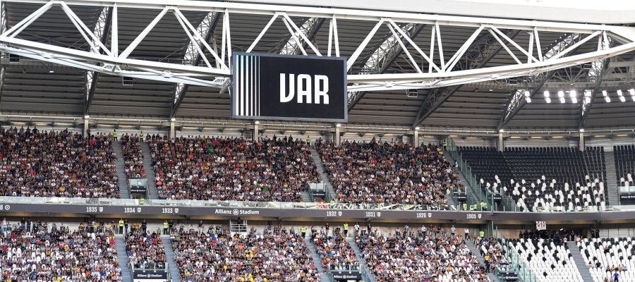 El estadio de la Juventus, con la presencia del VAR El estadio de la Juventus, con la presencia del VAR