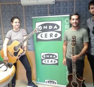 Cora Sayer se despide de Un alto en el camino con su banda Cora Sayer se despide de Un alto en el camino con su banda