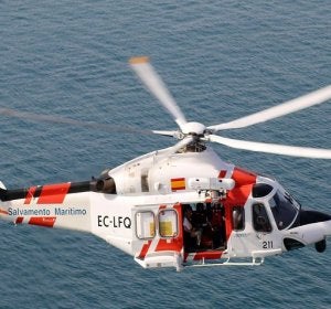 Un helicóptero de Salvamento Marítimo Un helicóptero de Salvamento Marítimo