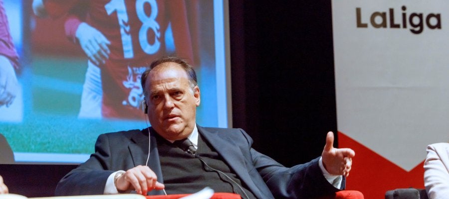 Tebas, durante el acto en Tokio Tebas, durante el acto en Tokio