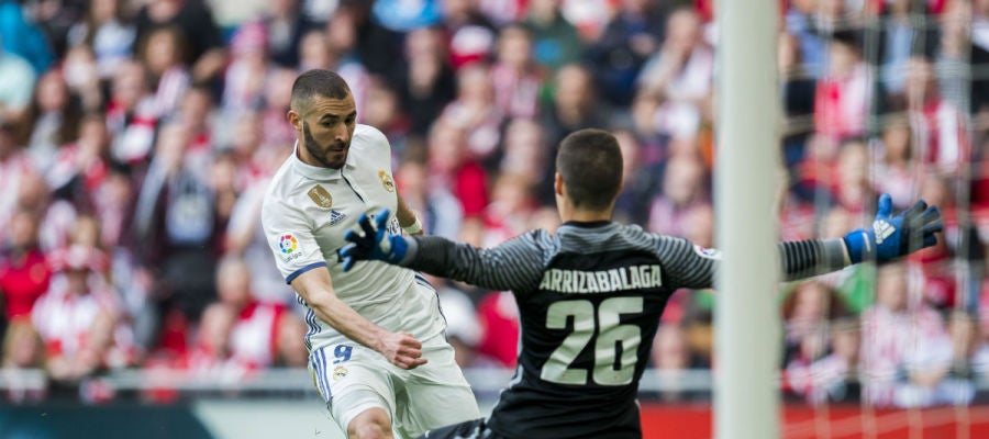 Kepa, ante Benzema Kepa, ante Benzema